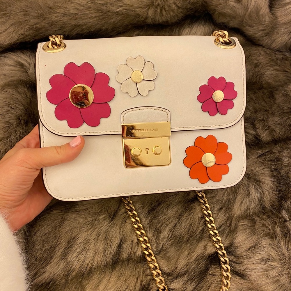 Michael Kors bag. - Picture 6 of 6